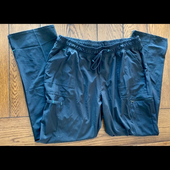 XL scrub set, top is Dickies. Pants are Scrubstar - Picture 2 of 2